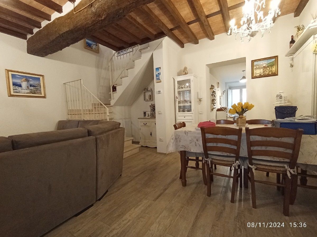 Casa indipendente con giardino a Camaiore