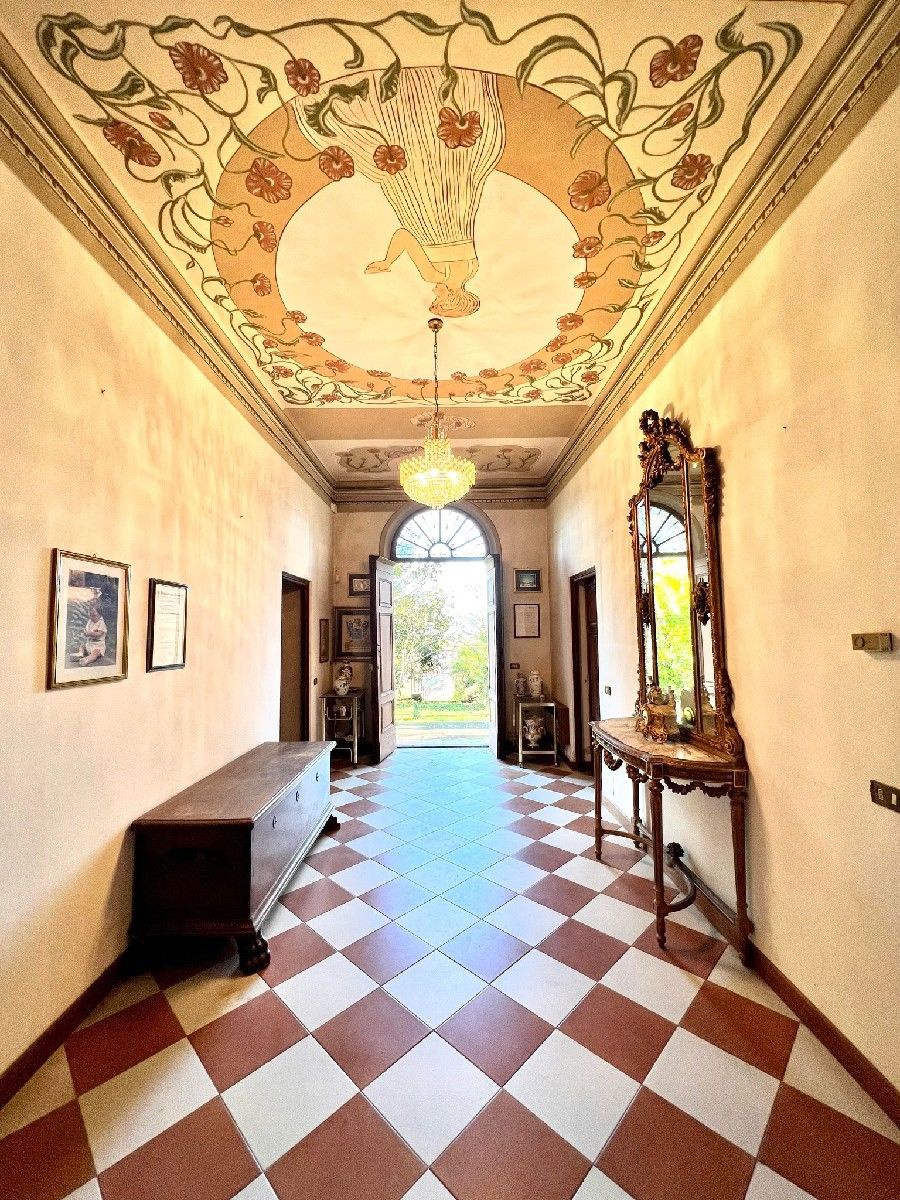 Villa con giardino a Camaiore