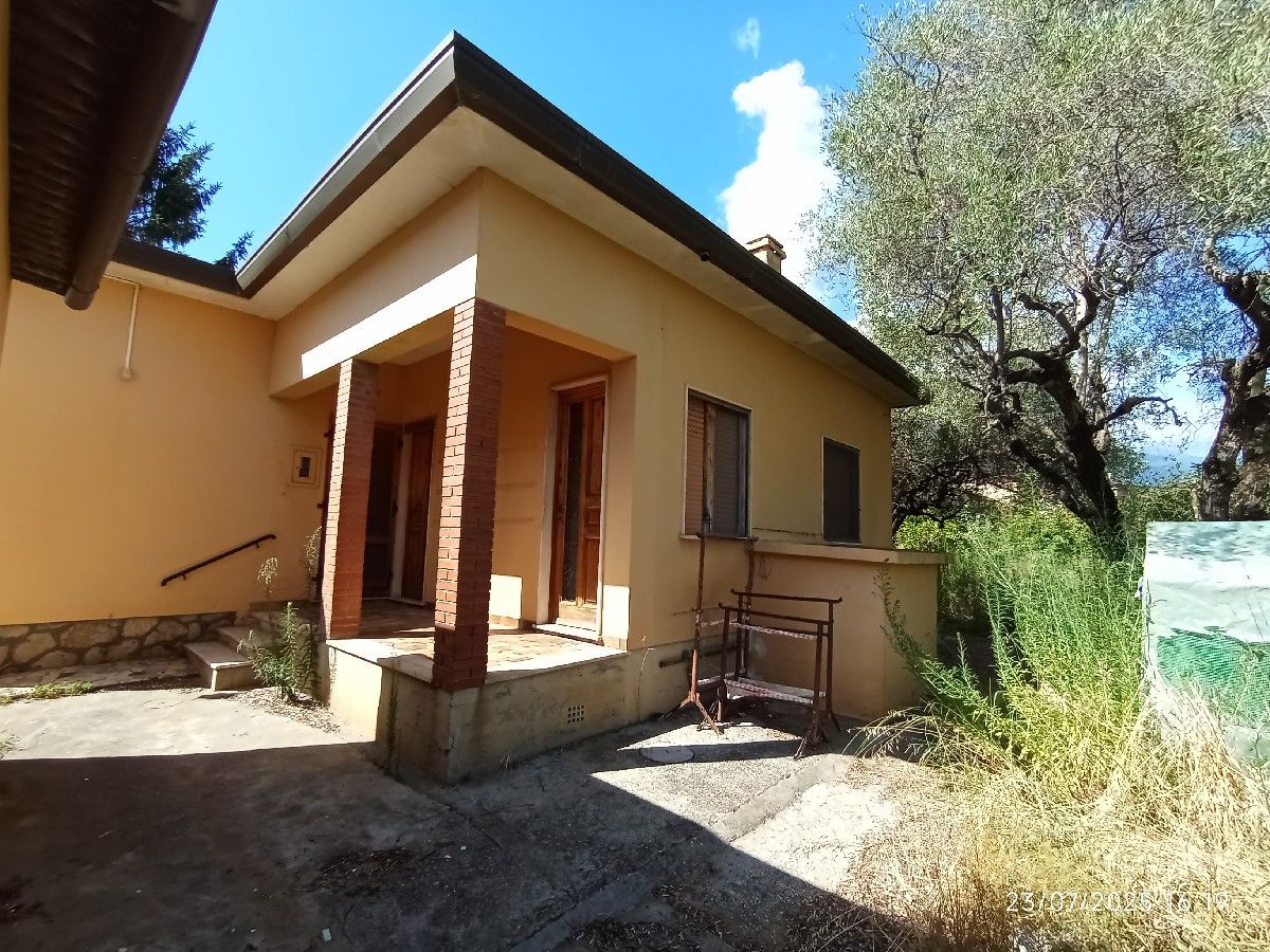 Villa con giardino a Camaiore