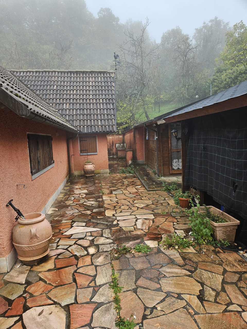 Rustico con giardino a Careggine