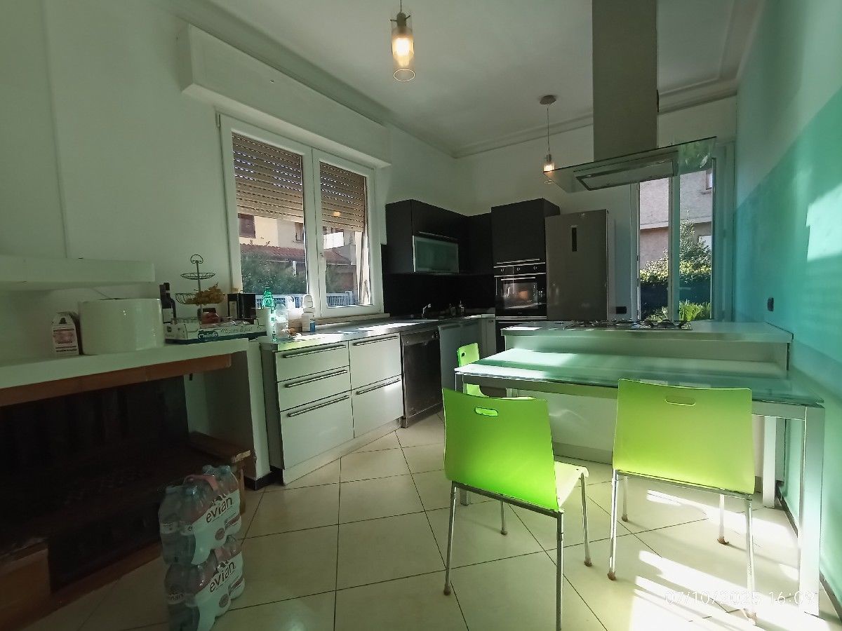 Villa con giardino a Camaiore