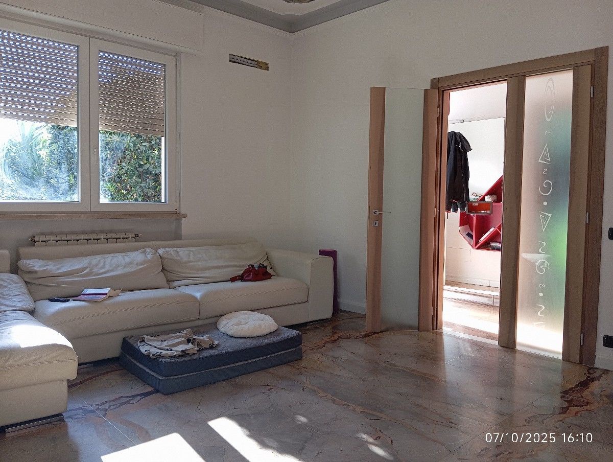 Villa con giardino a Camaiore