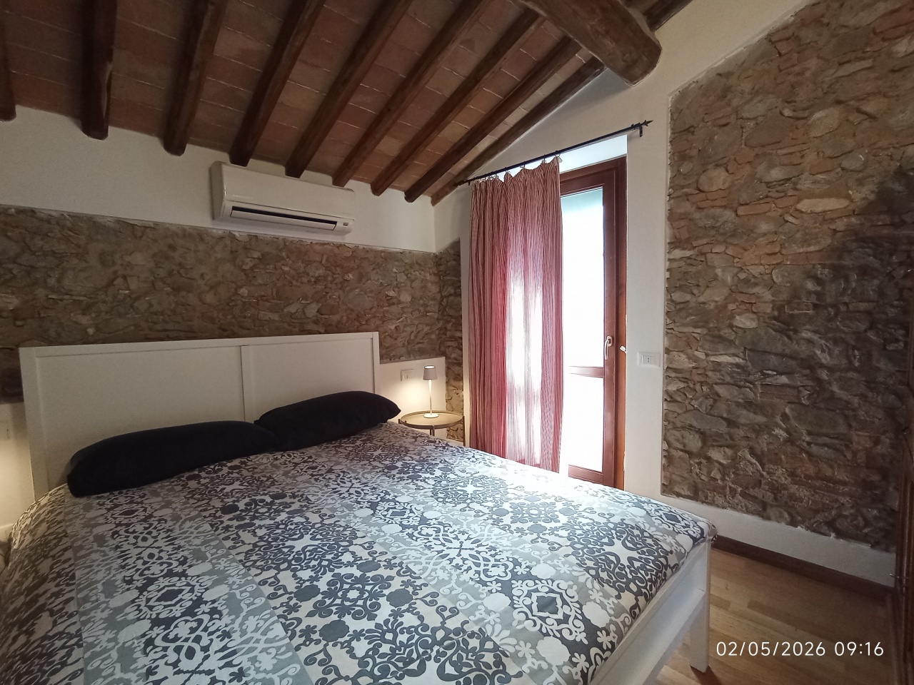 Rustico con giardino in via pertini, Camaiore