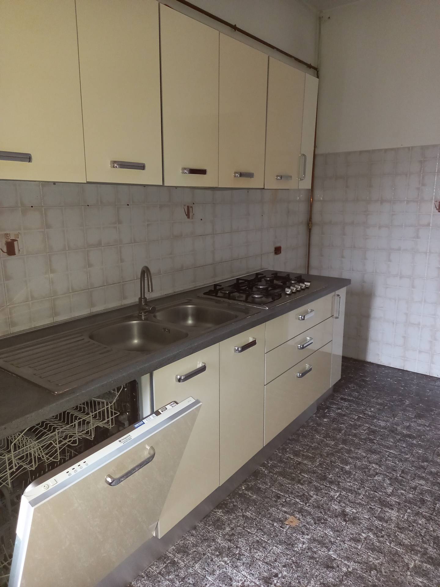 Appartamento in vendita a Milano, Baggio