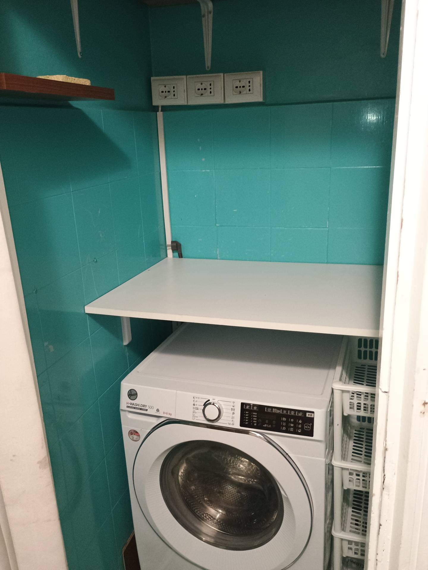 Negozio in affitto a Milano, Testi