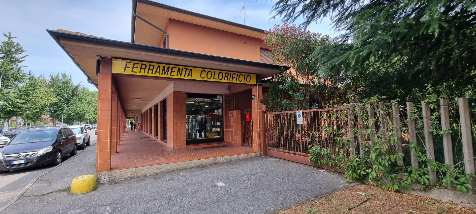 Palazzo/Stabile uso commerciale in vendita a Pioltello, Seggiano