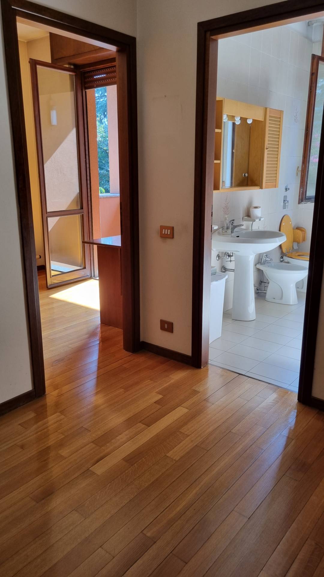 Palazzo/Stabile uso commerciale in vendita a Pioltello, Seggiano