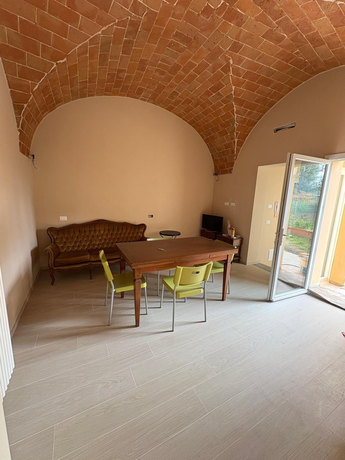 Trilocale con giardino a Pontedera