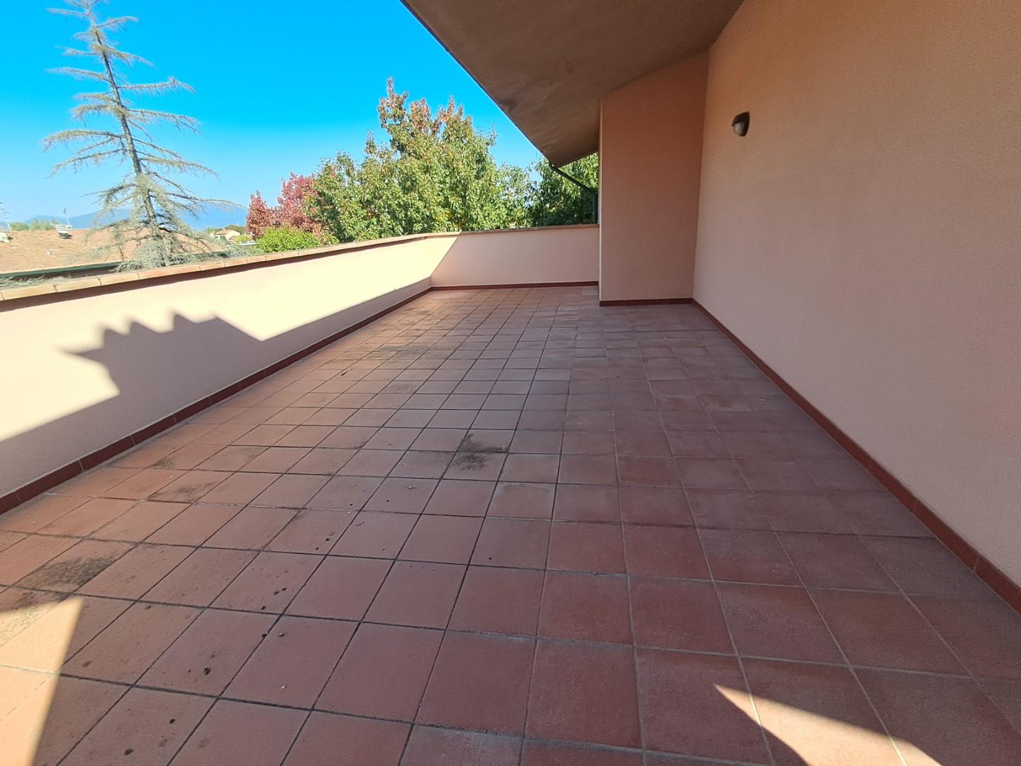 Attico con terrazzi a Ponsacco