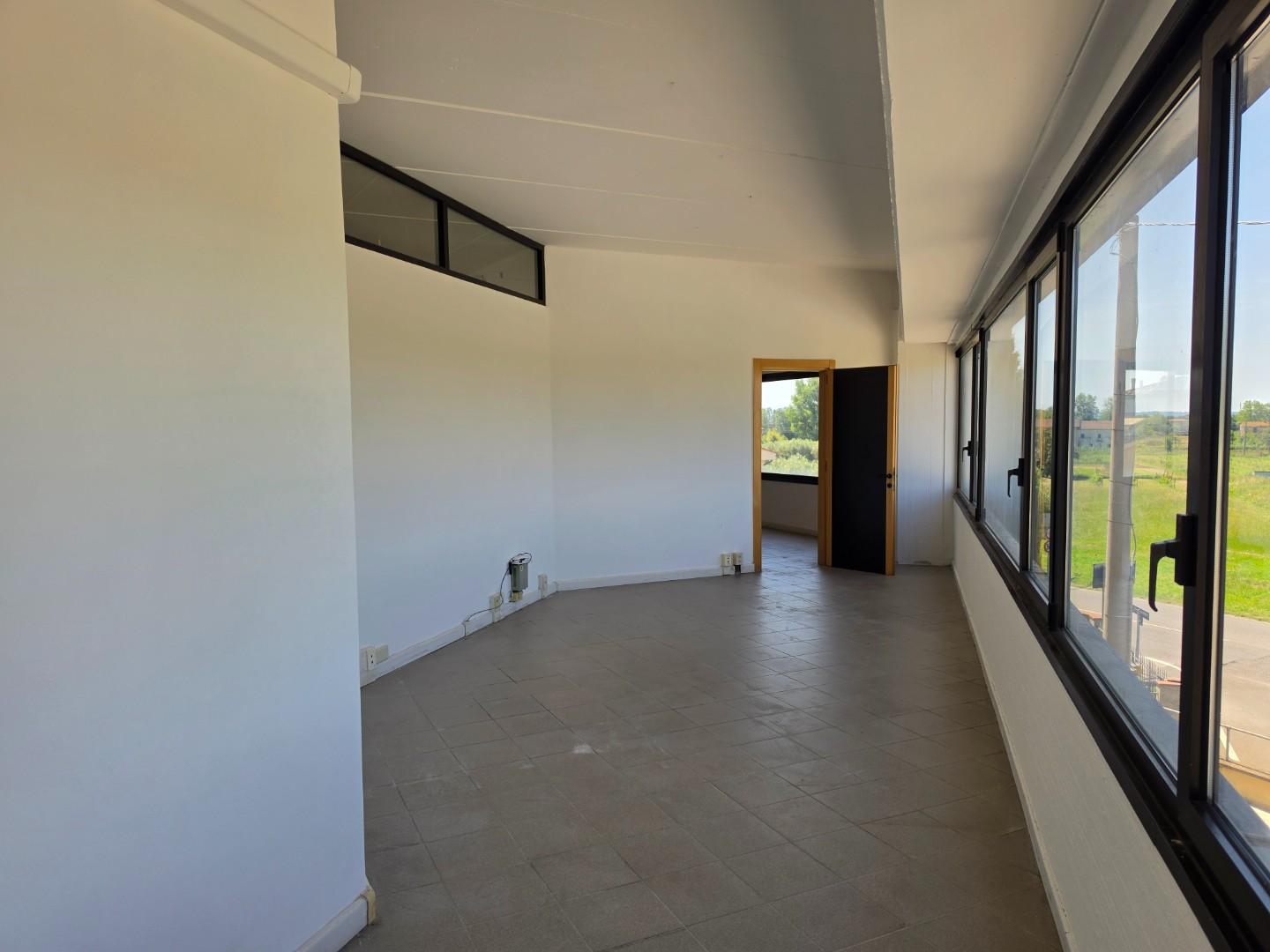 Locale commerciale in affitto, Calcinaia fornacette