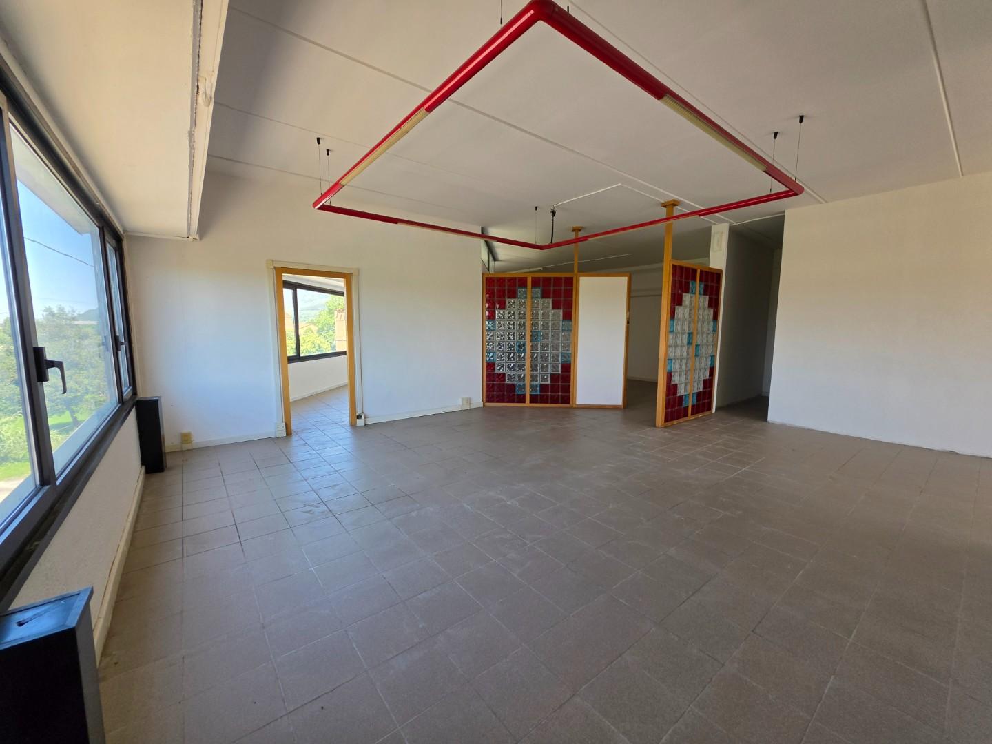 Locale commerciale in affitto, Calcinaia fornacette