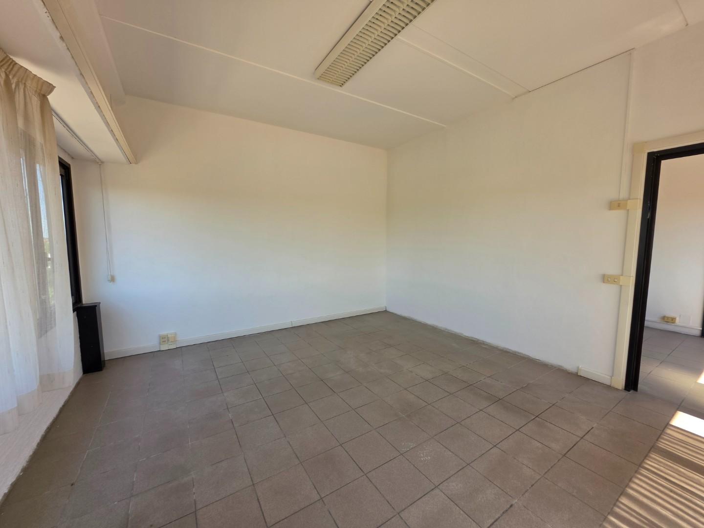 Locale commerciale in affitto, Calcinaia fornacette