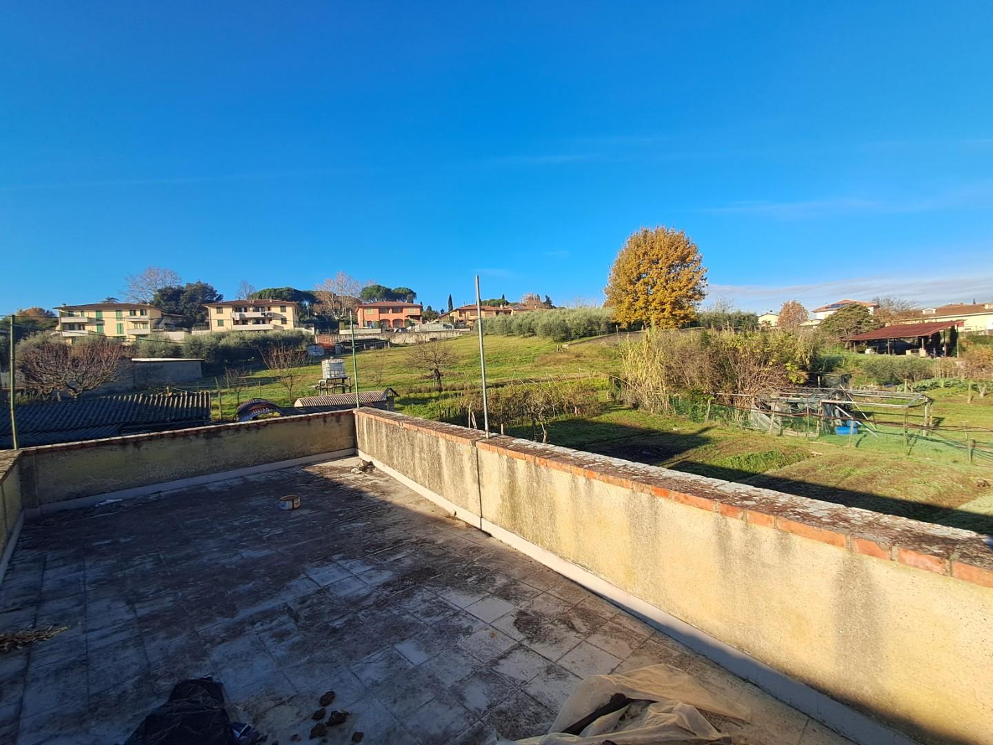 Villa con giardino a Capannoli