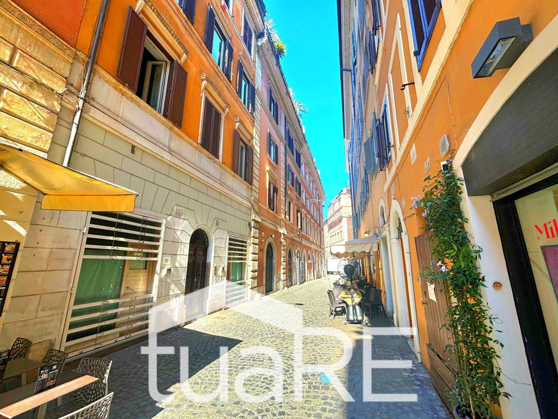 Locale commerciale in vendita a Roma, Centro Storico