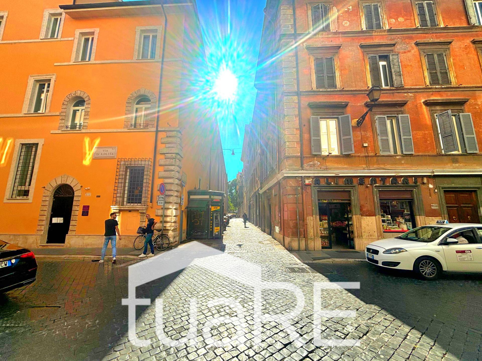 Locale commerciale in vendita a Roma, Centro Storico