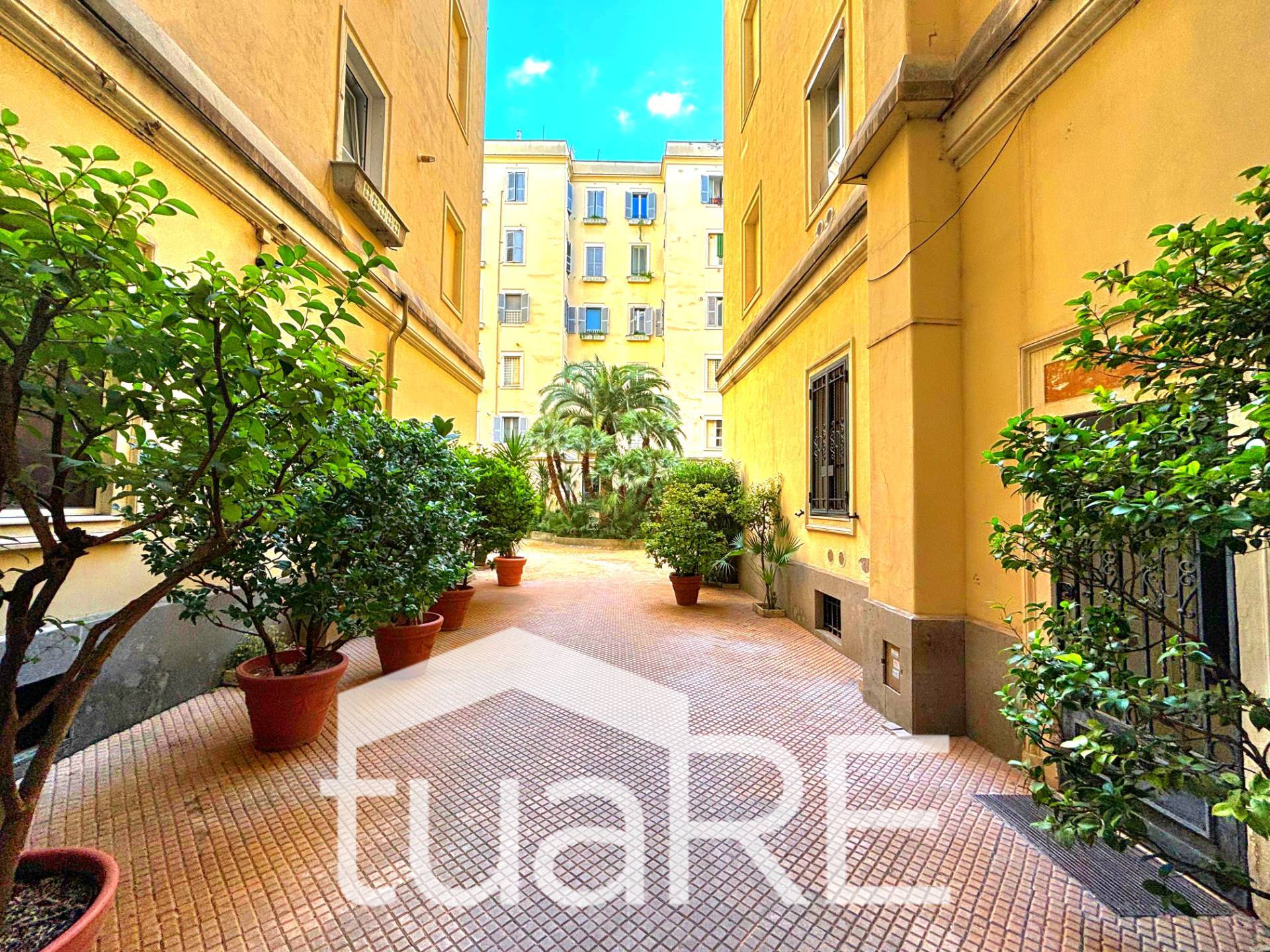 Deposito in vendita a Roma