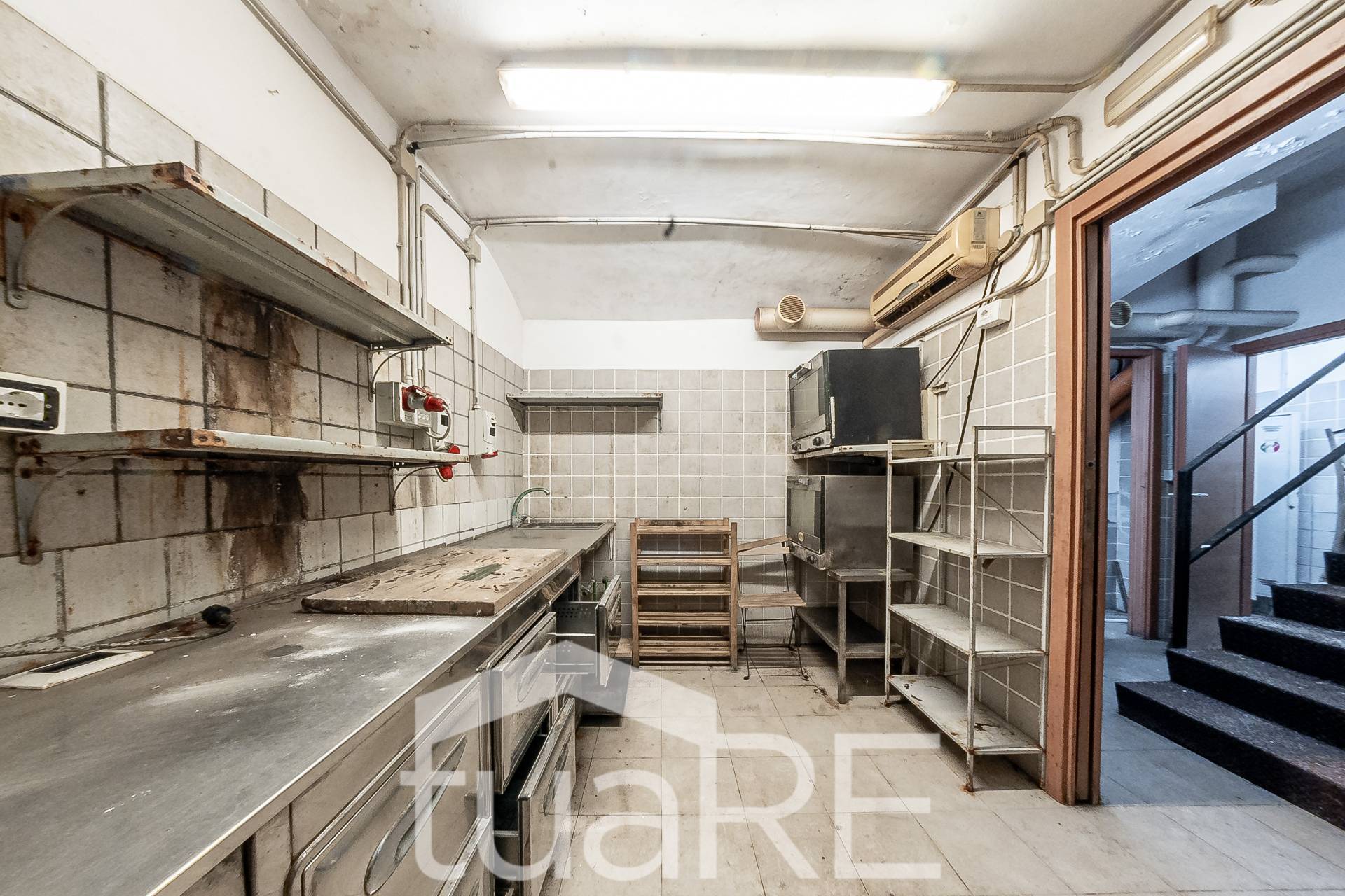 Locale commerciale in vendita a Roma