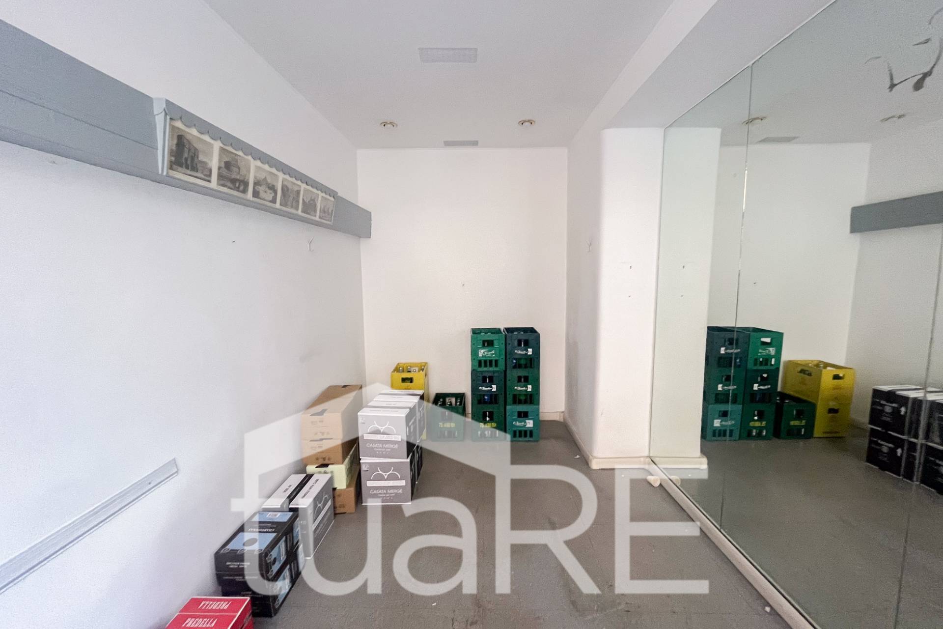 Locale commerciale in vendita a Roma, Centro Storico