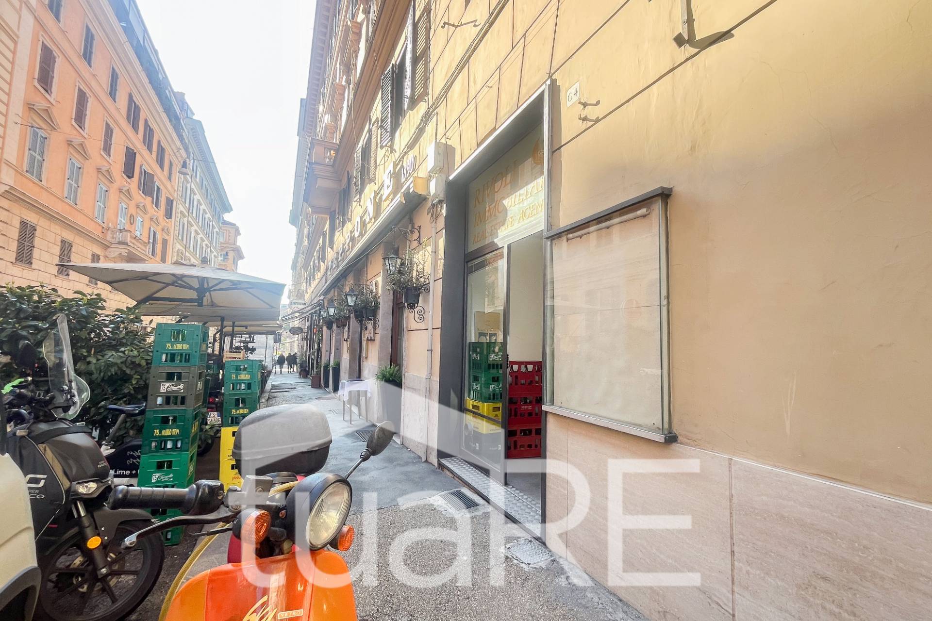 Locale commerciale in vendita a Roma, Centro Storico