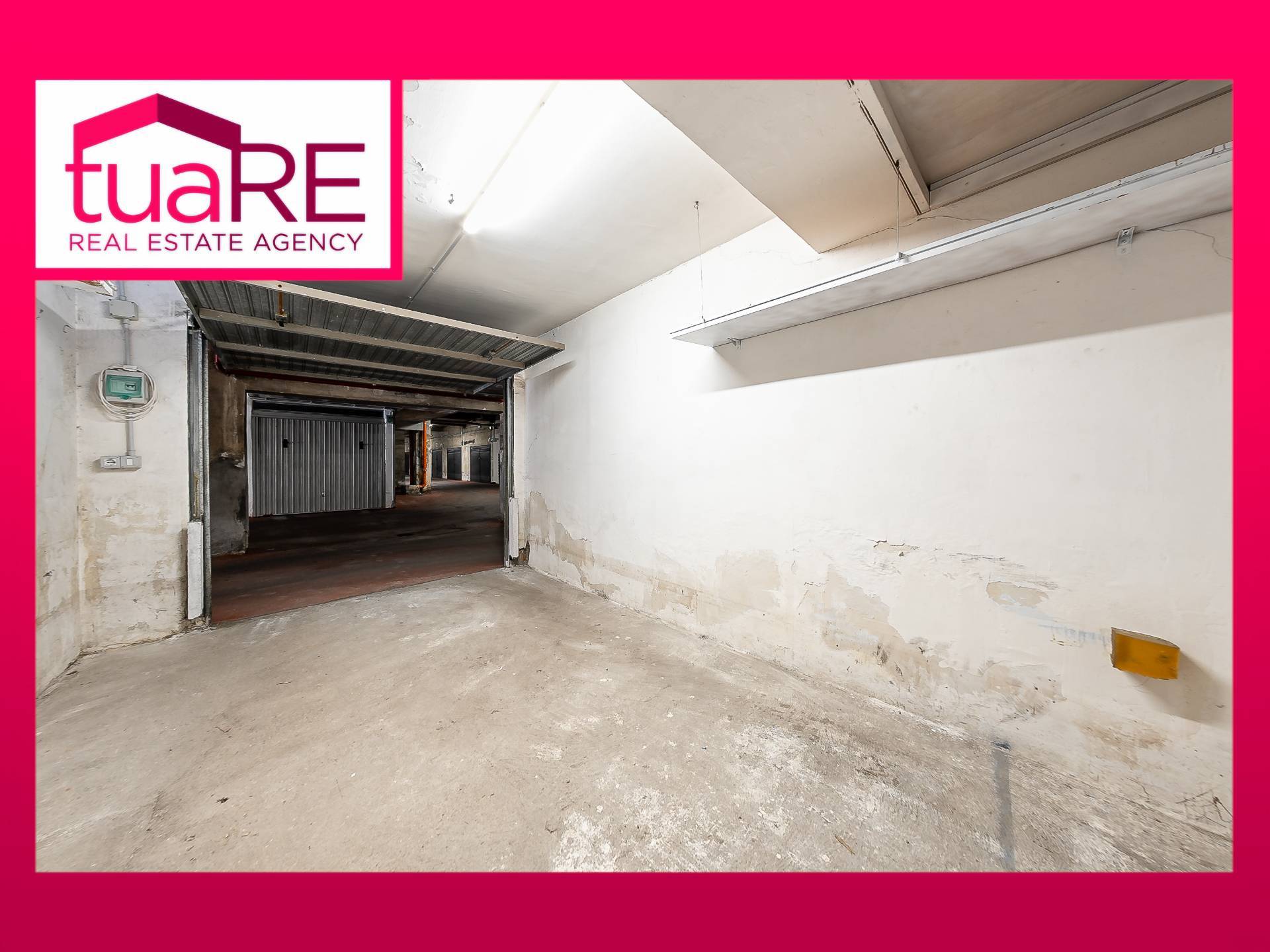 Box o garage in vendita a Roma