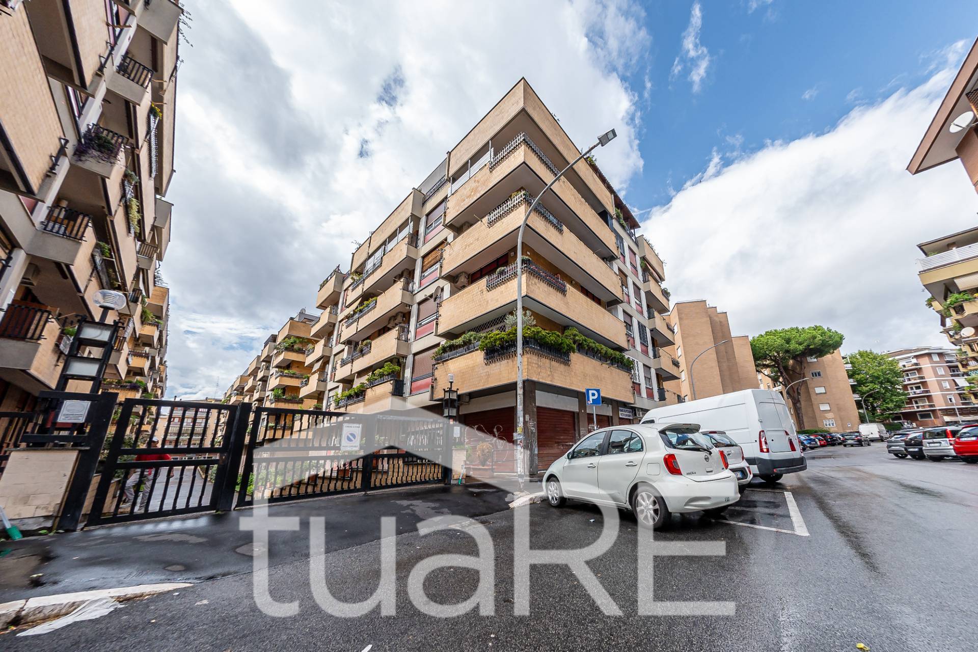 Deposito in vendita a Roma