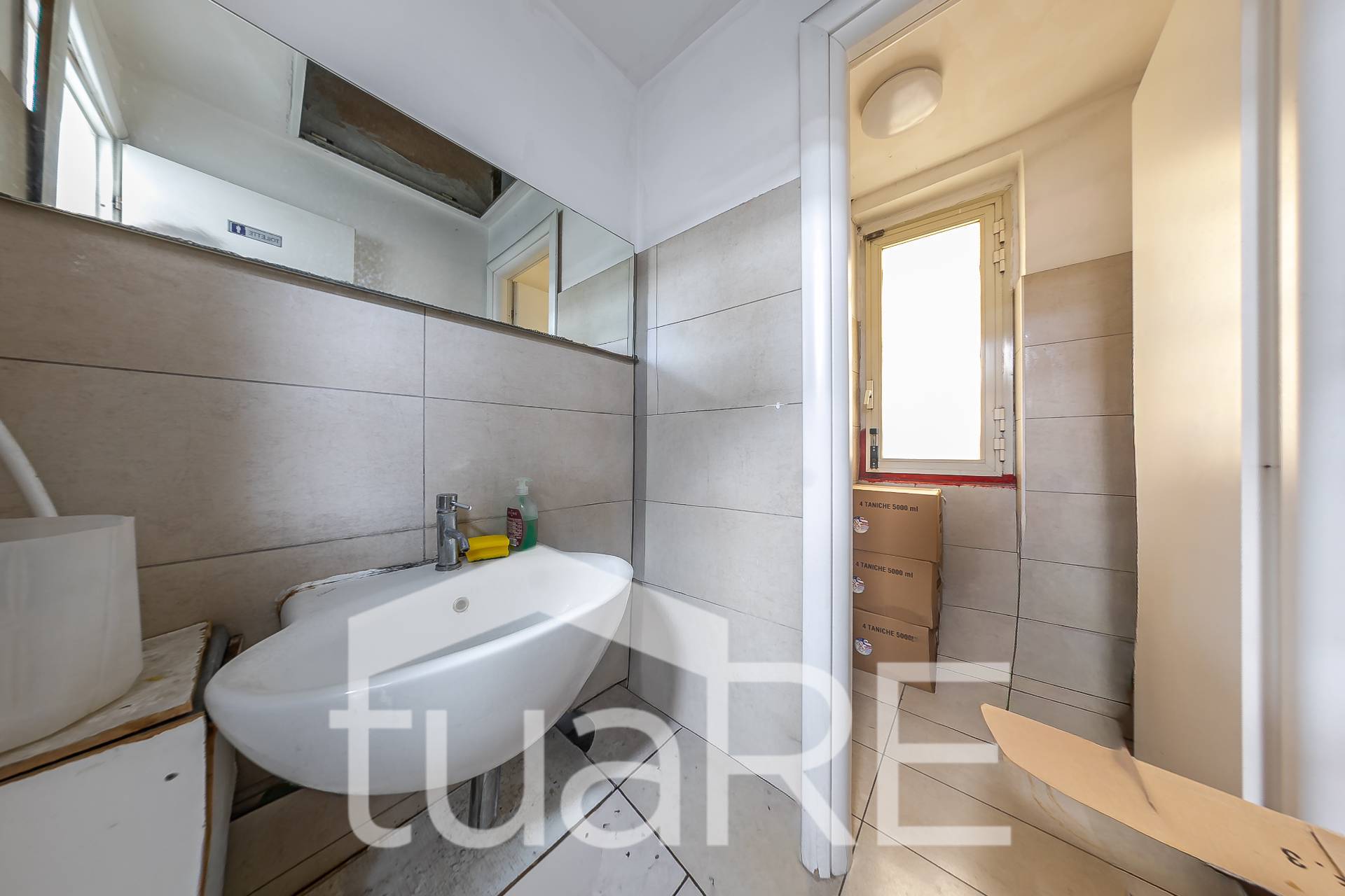 Locale commerciale in vendita a Roma, Trastevere