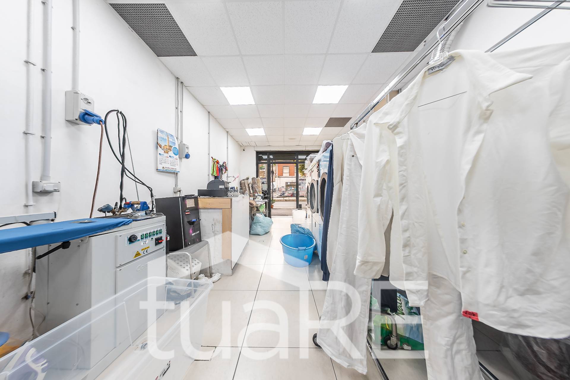 Locale commerciale in vendita a Roma, Trastevere