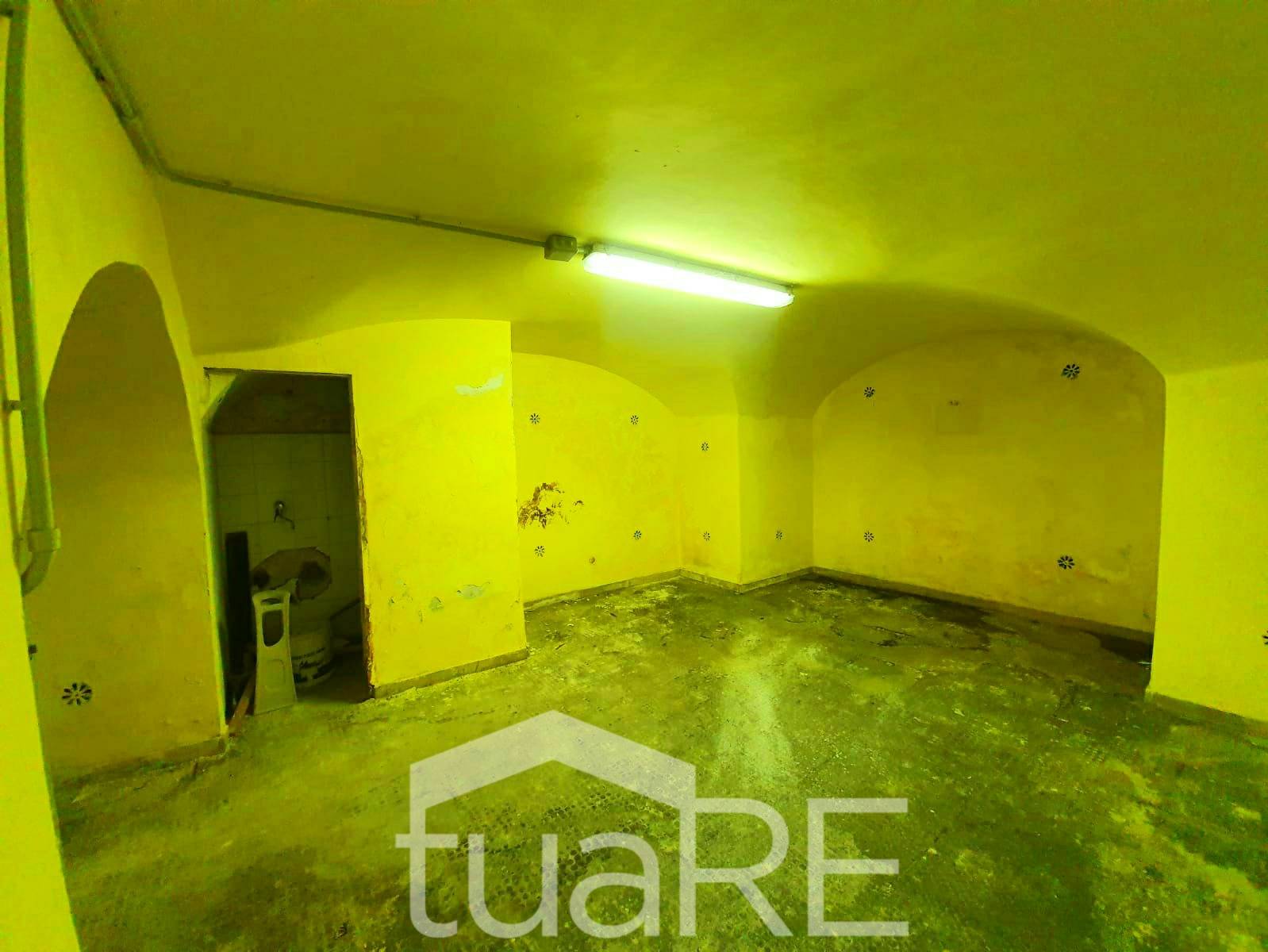 Locale commerciale in vendita a Roma, Trieste