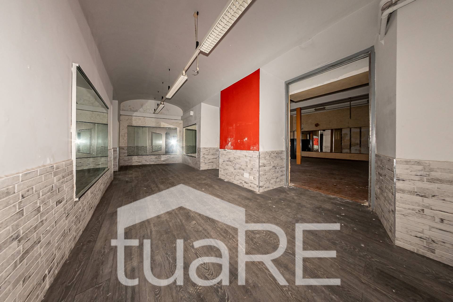 Locale commerciale in vendita a Roma, Prati