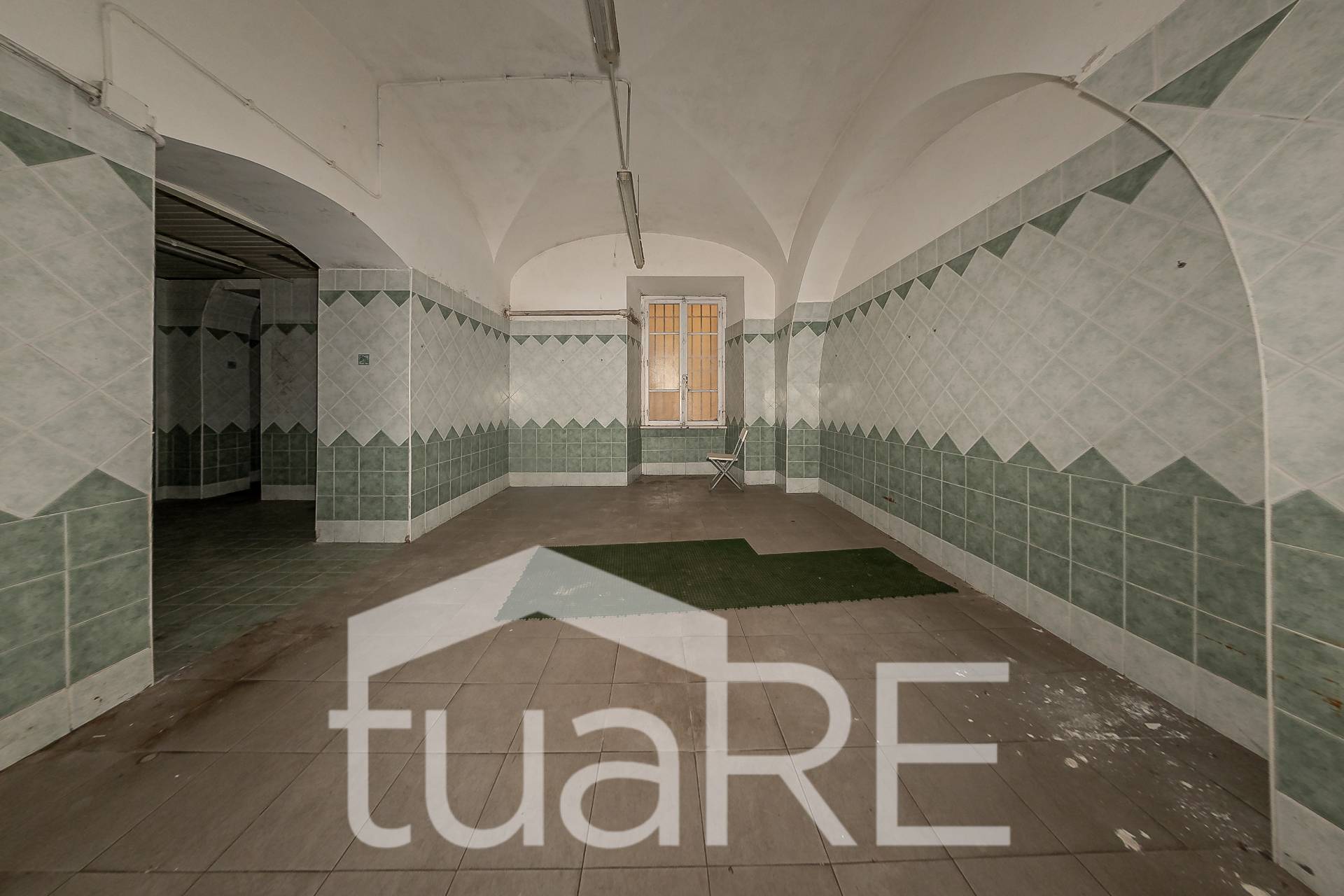 Locale commerciale in vendita a Roma, Prati