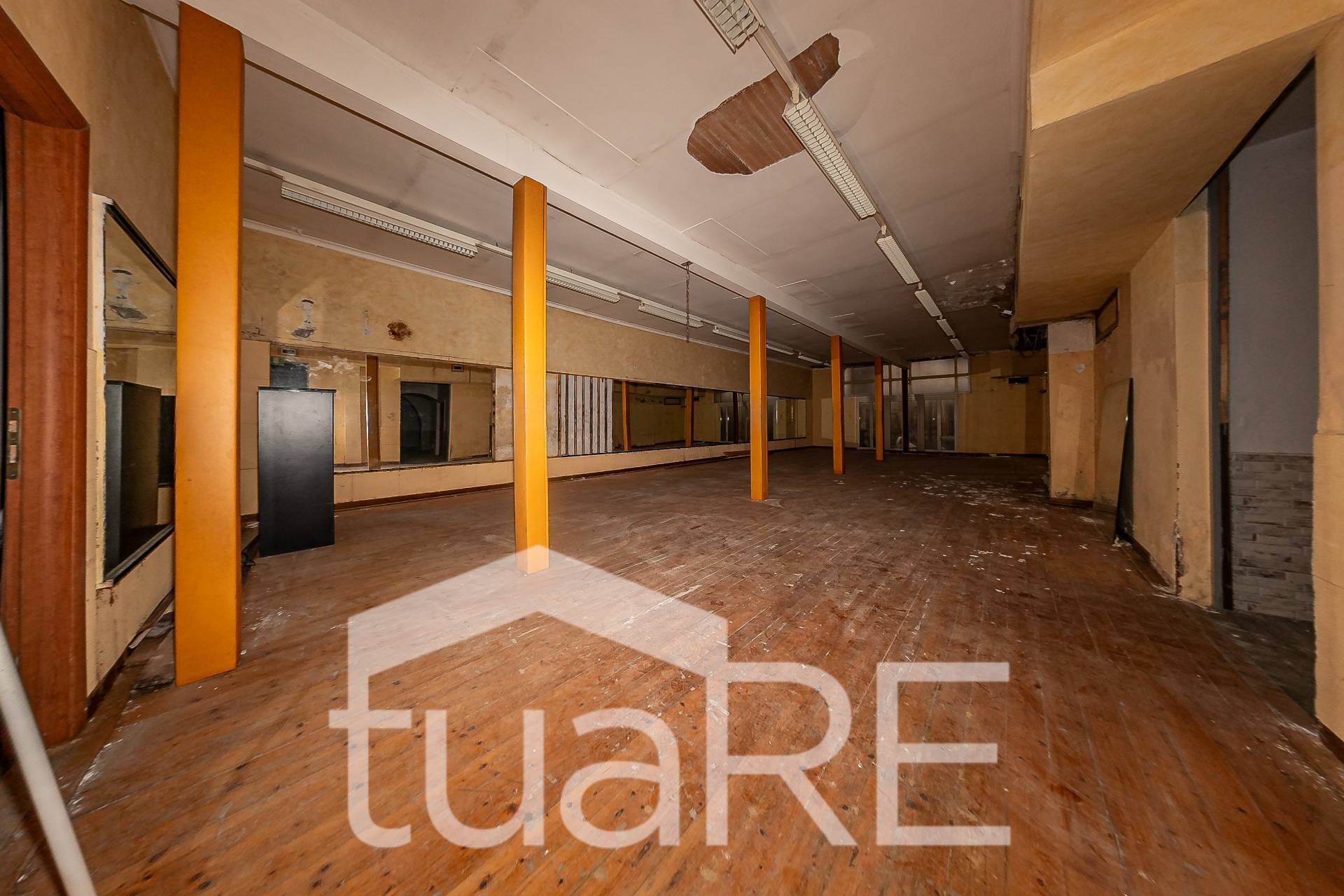 Locale commerciale in vendita a Roma, Prati