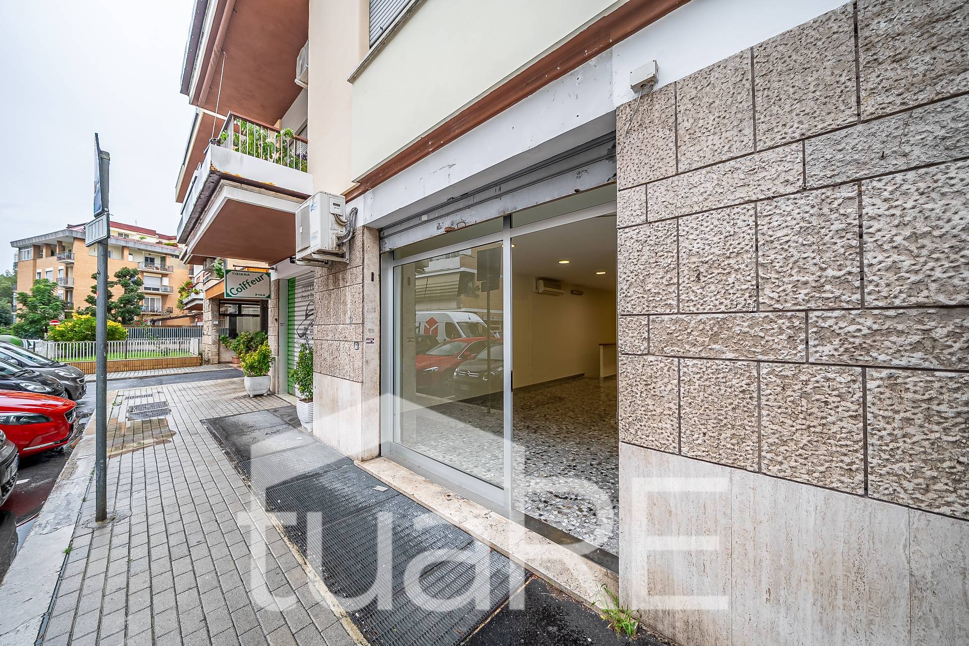 Locale commerciale in vendita a Roma, Boccea