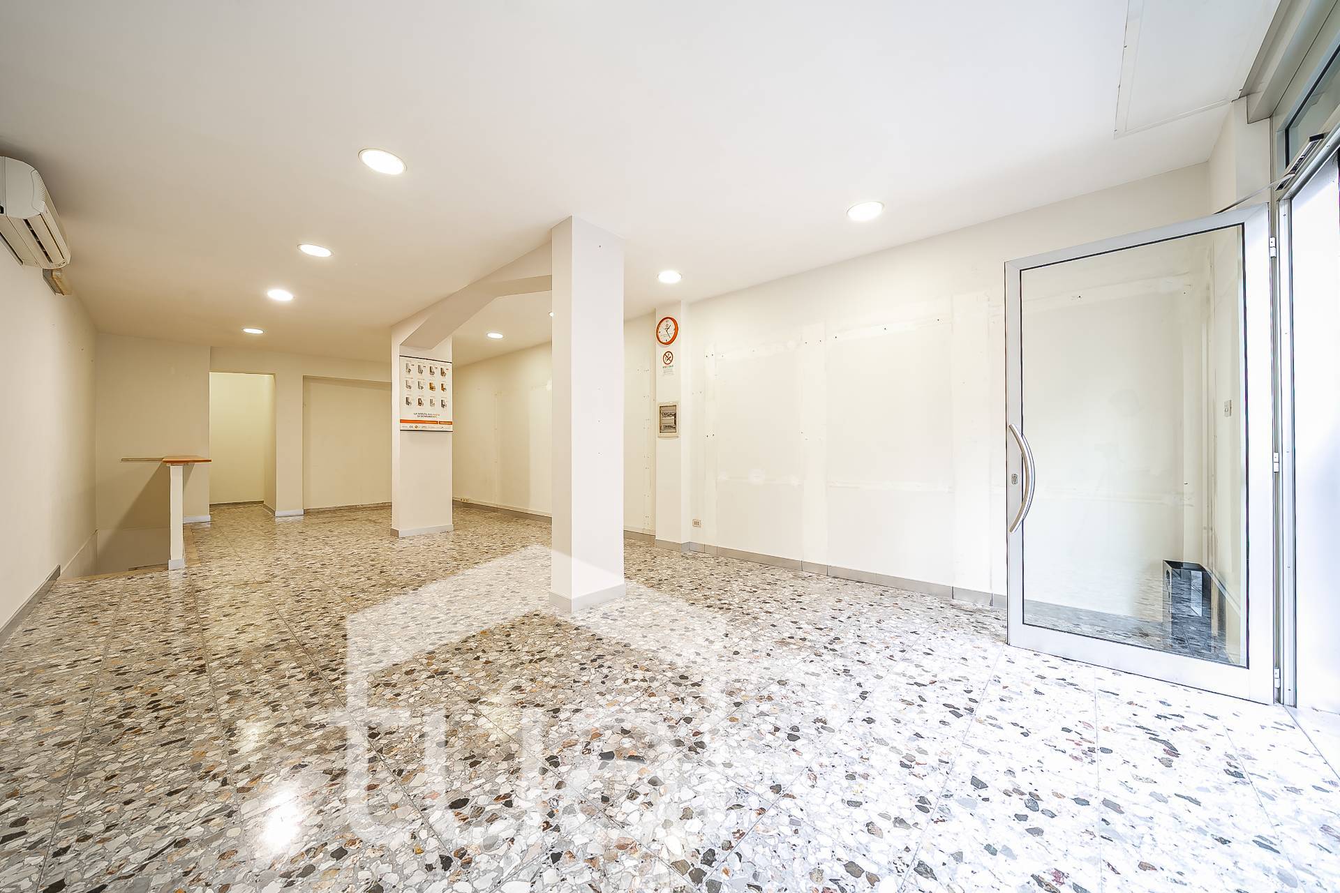 Locale commerciale in vendita a Roma, Boccea