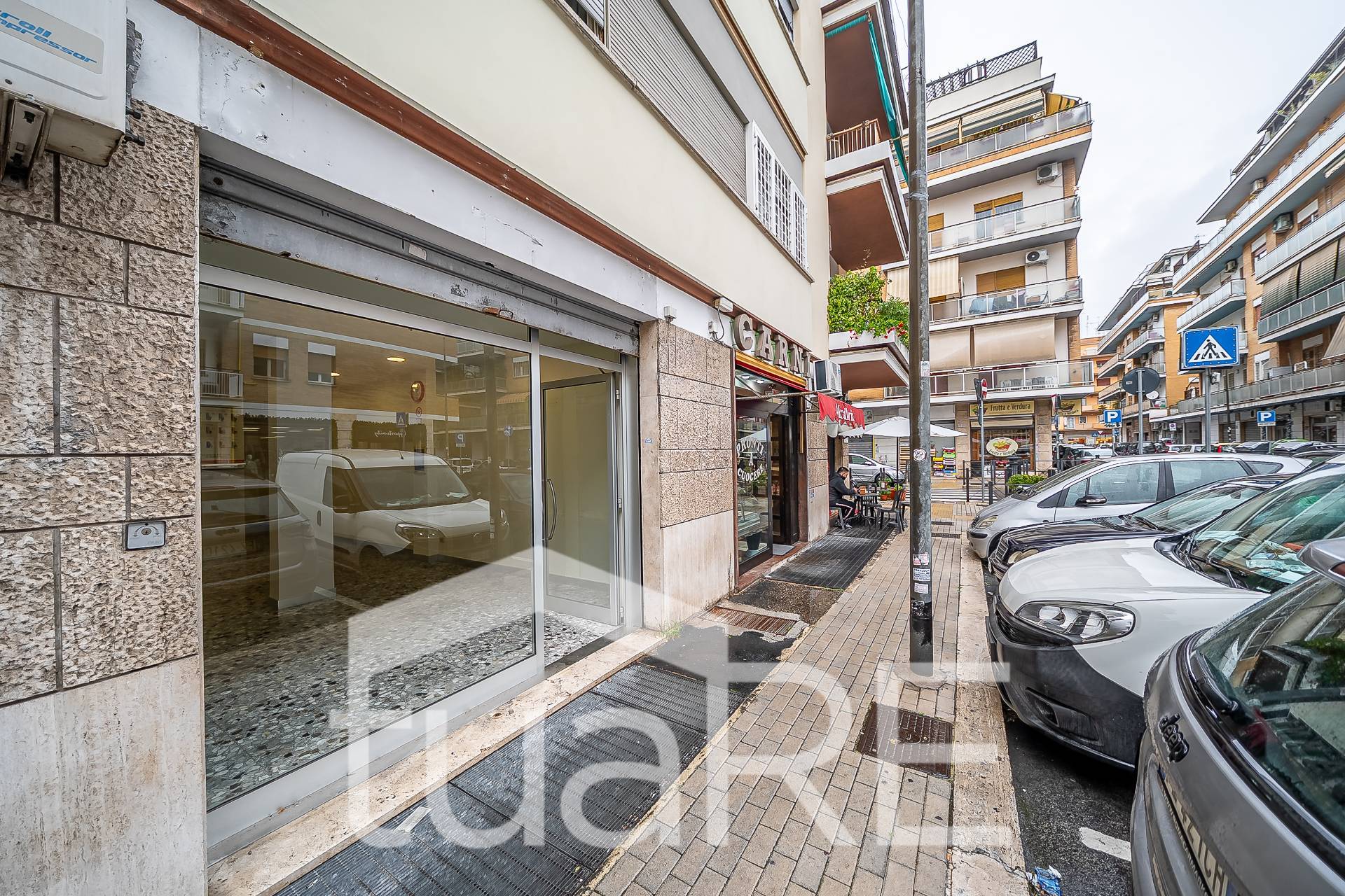 Locale commerciale in vendita a Roma, Boccea