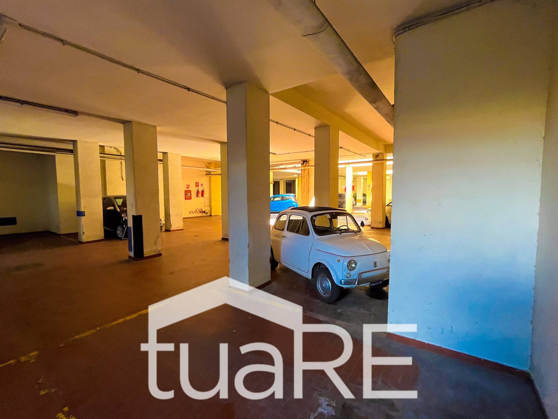 Posto auto coperto in vendita a Roma, Trastevere