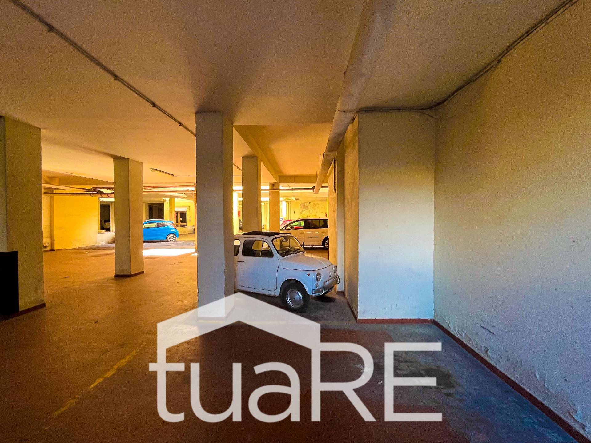 Posto auto coperto in vendita a Roma, Trastevere