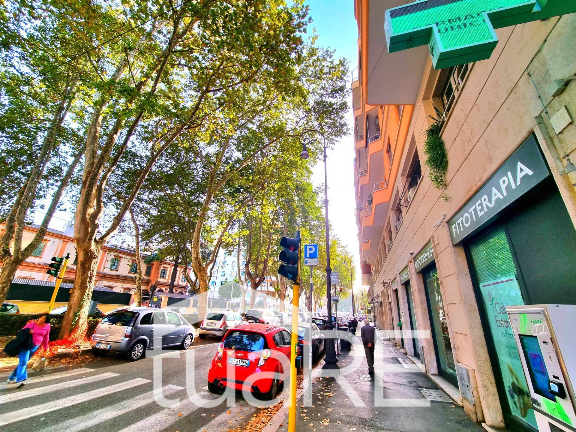 Locale commerciale in vendita a Roma