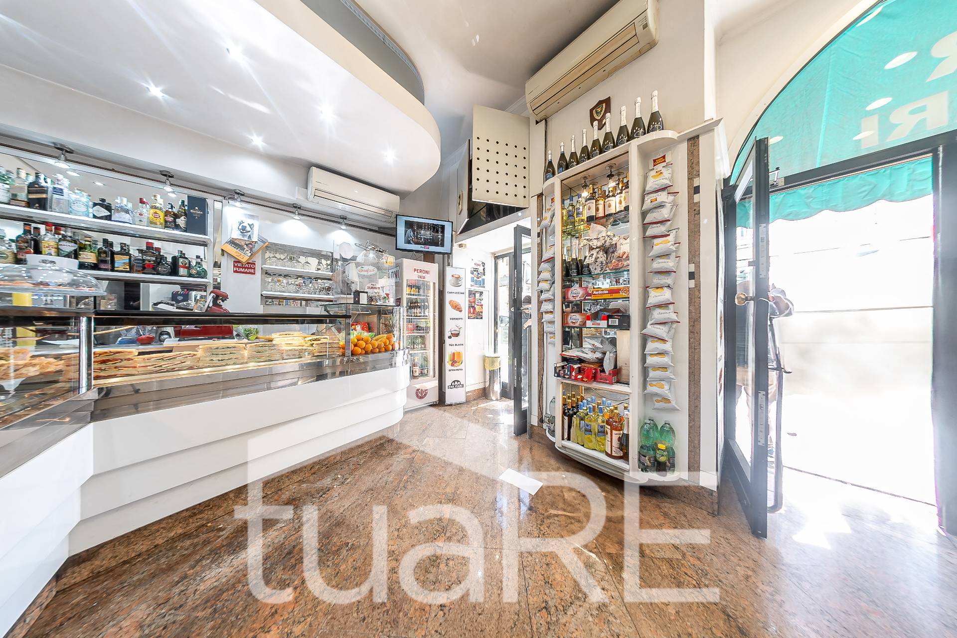 Locale commerciale in vendita a Roma