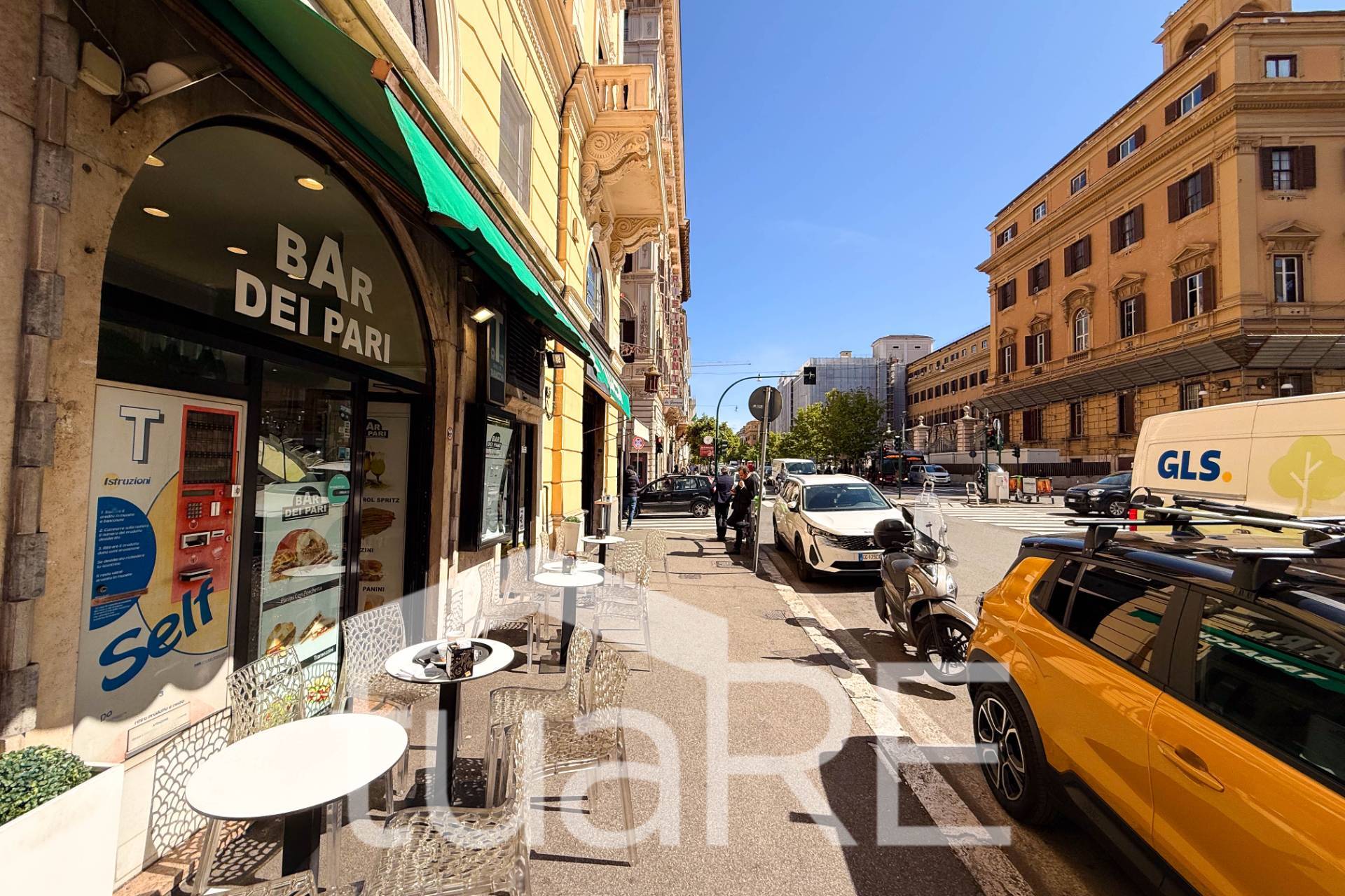 Locale commerciale in vendita a Roma