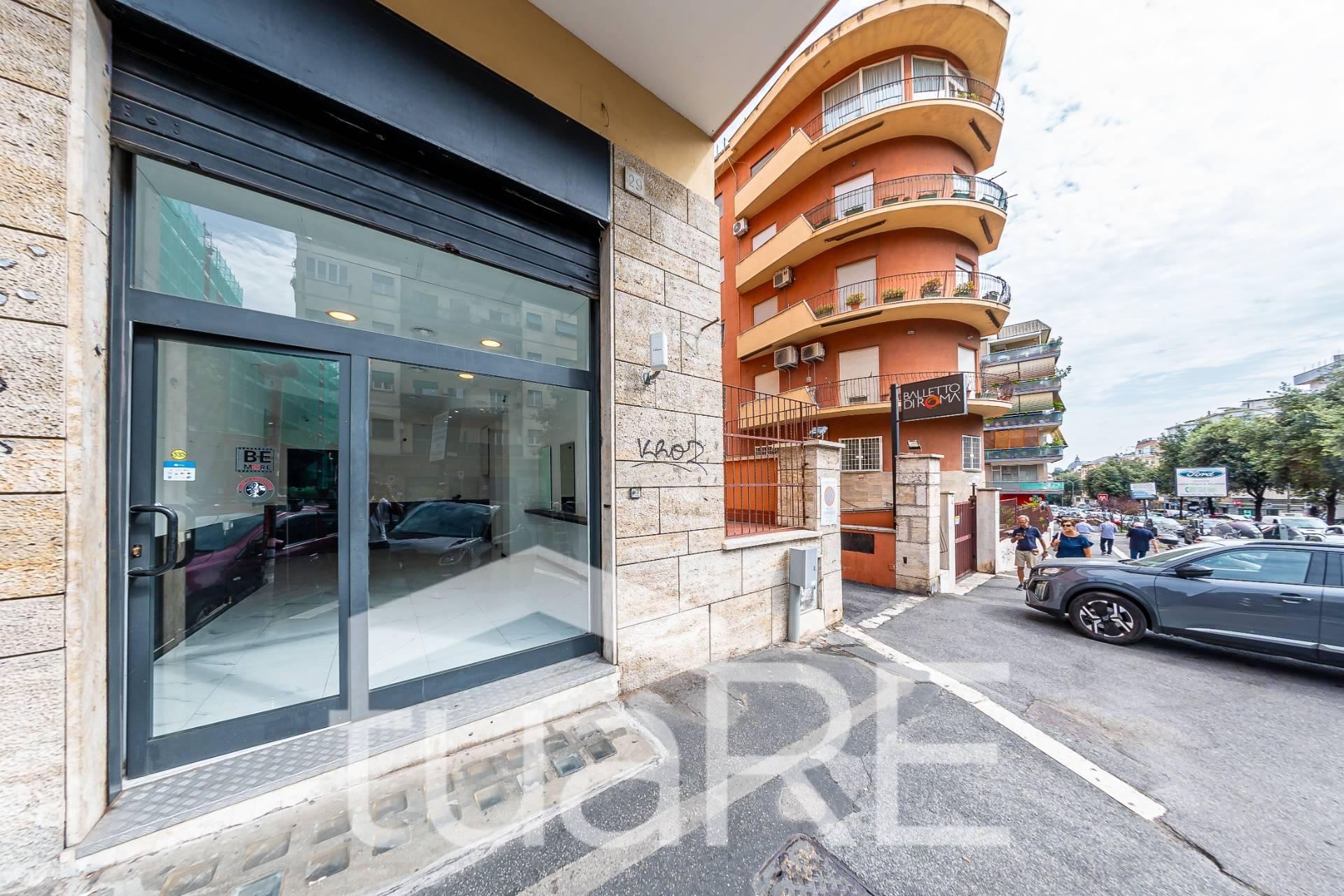 Locale commerciale in affitto a Roma