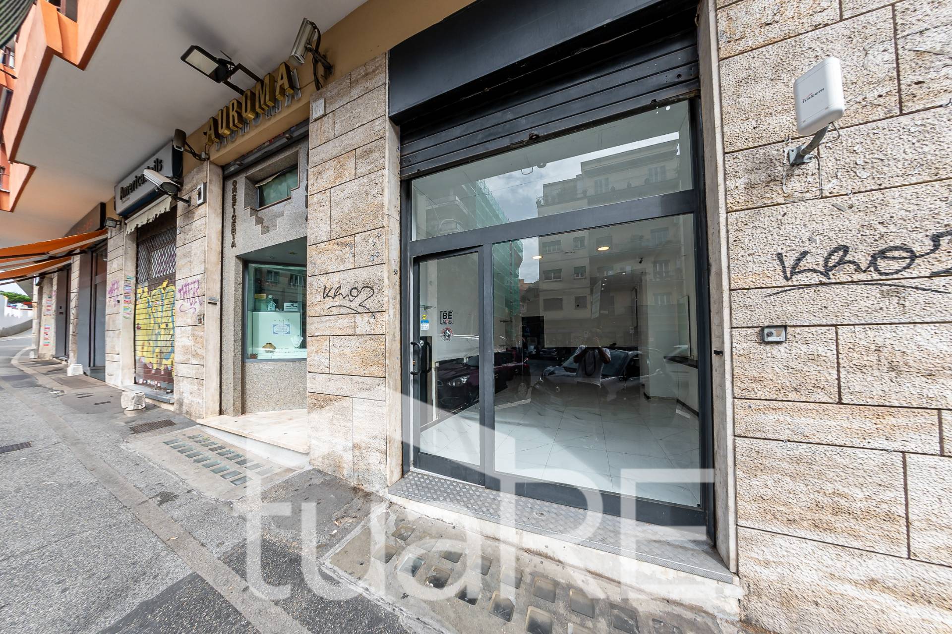 Locale commerciale in affitto a Roma