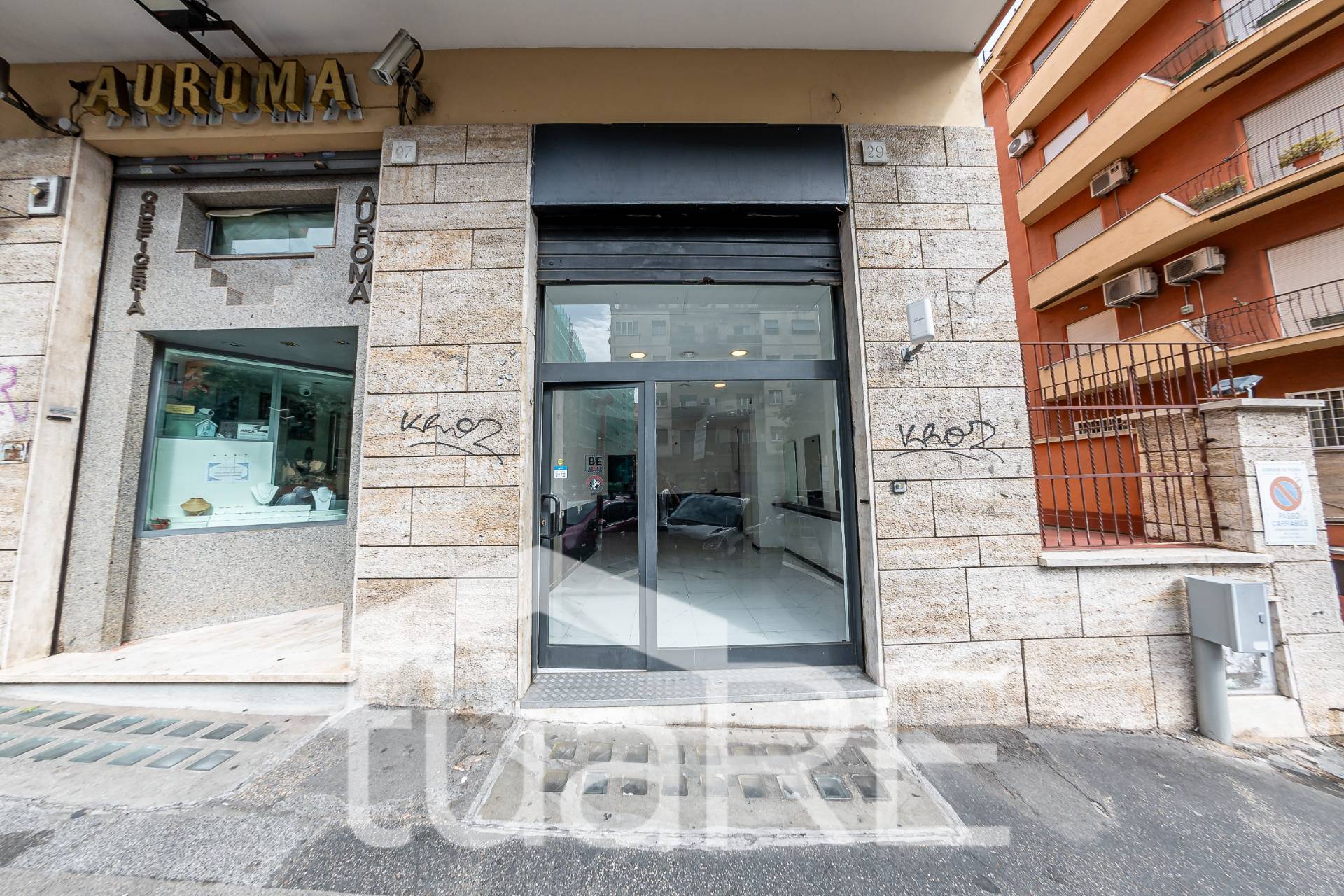 Locale commerciale in affitto a Roma