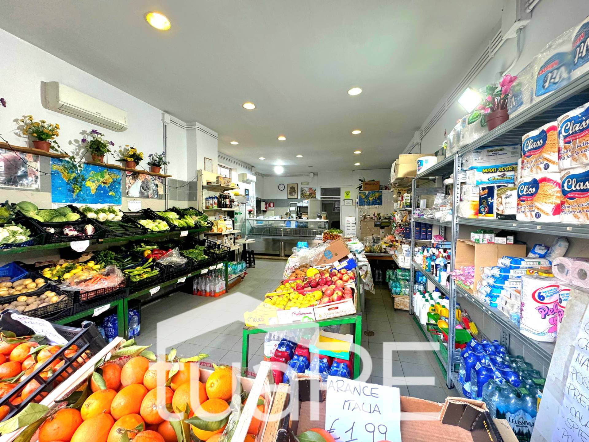 Locale commerciale in vendita a Roma