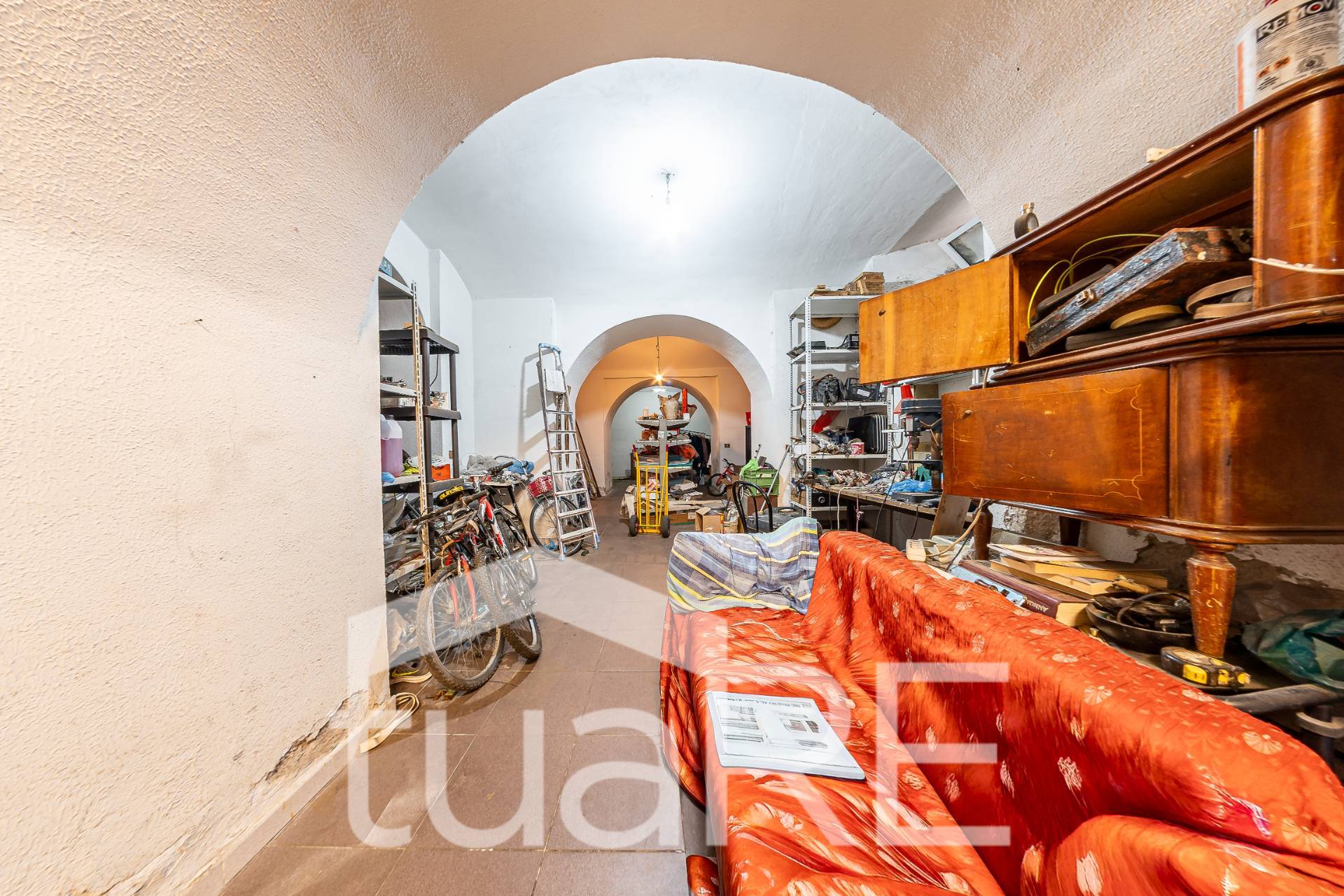 Locale commerciale in vendita a Roma, Prati