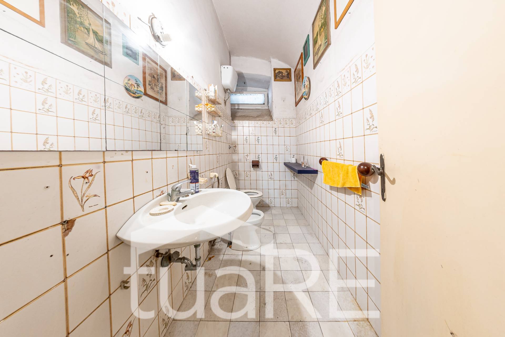 Locale commerciale in vendita a Roma, Prati