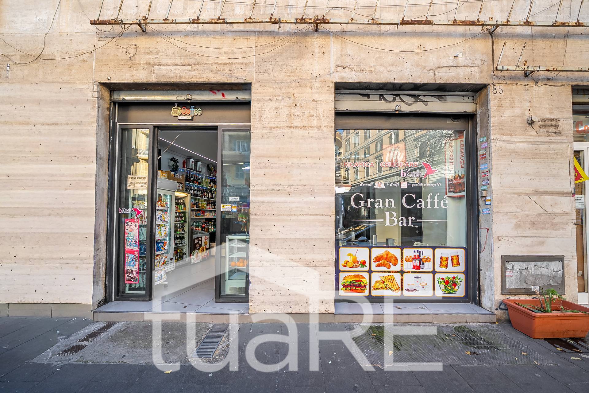 Locale commerciale in vendita a Roma, Esquilino