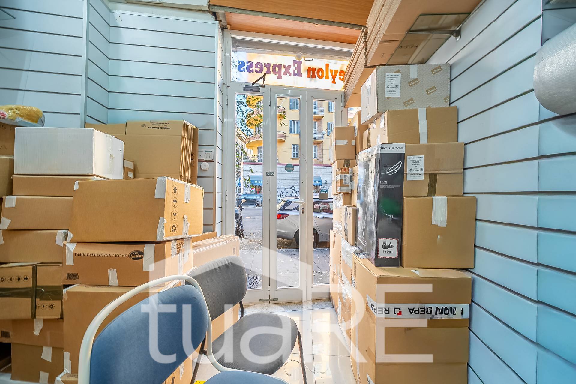 Locale commerciale in vendita a Roma, Esquilino