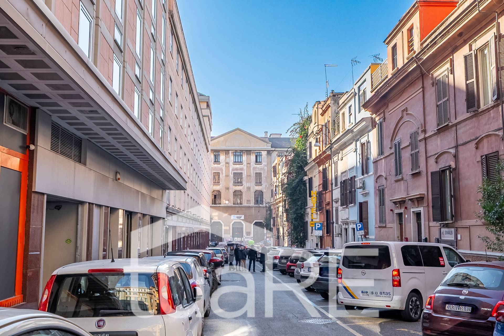 Locale commerciale in vendita a Roma, Esquilino