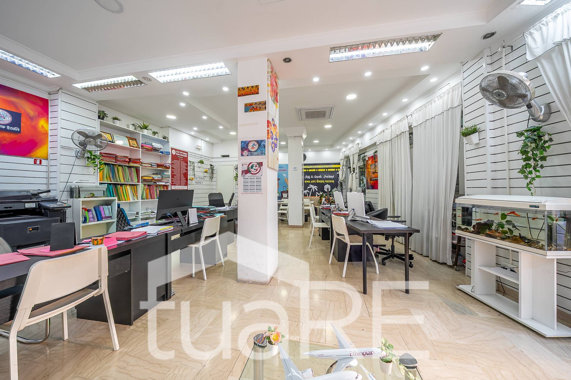 Locale commerciale in vendita a Roma, Esquilino