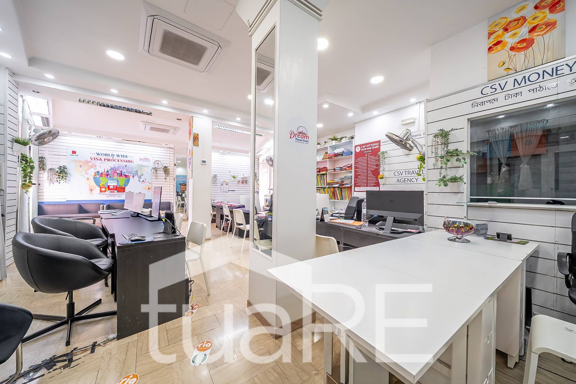 Locale commerciale in vendita a Roma, Esquilino